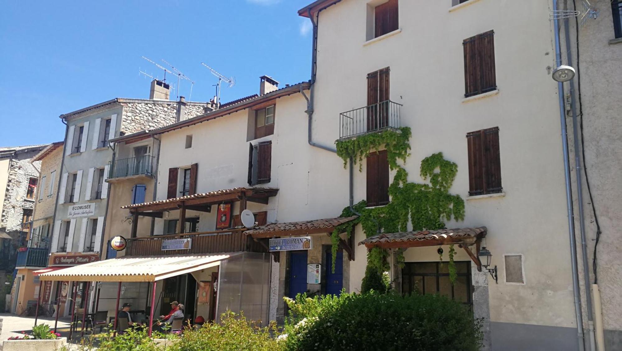Auberge Roman La Javie Zewnętrze zdjęcie